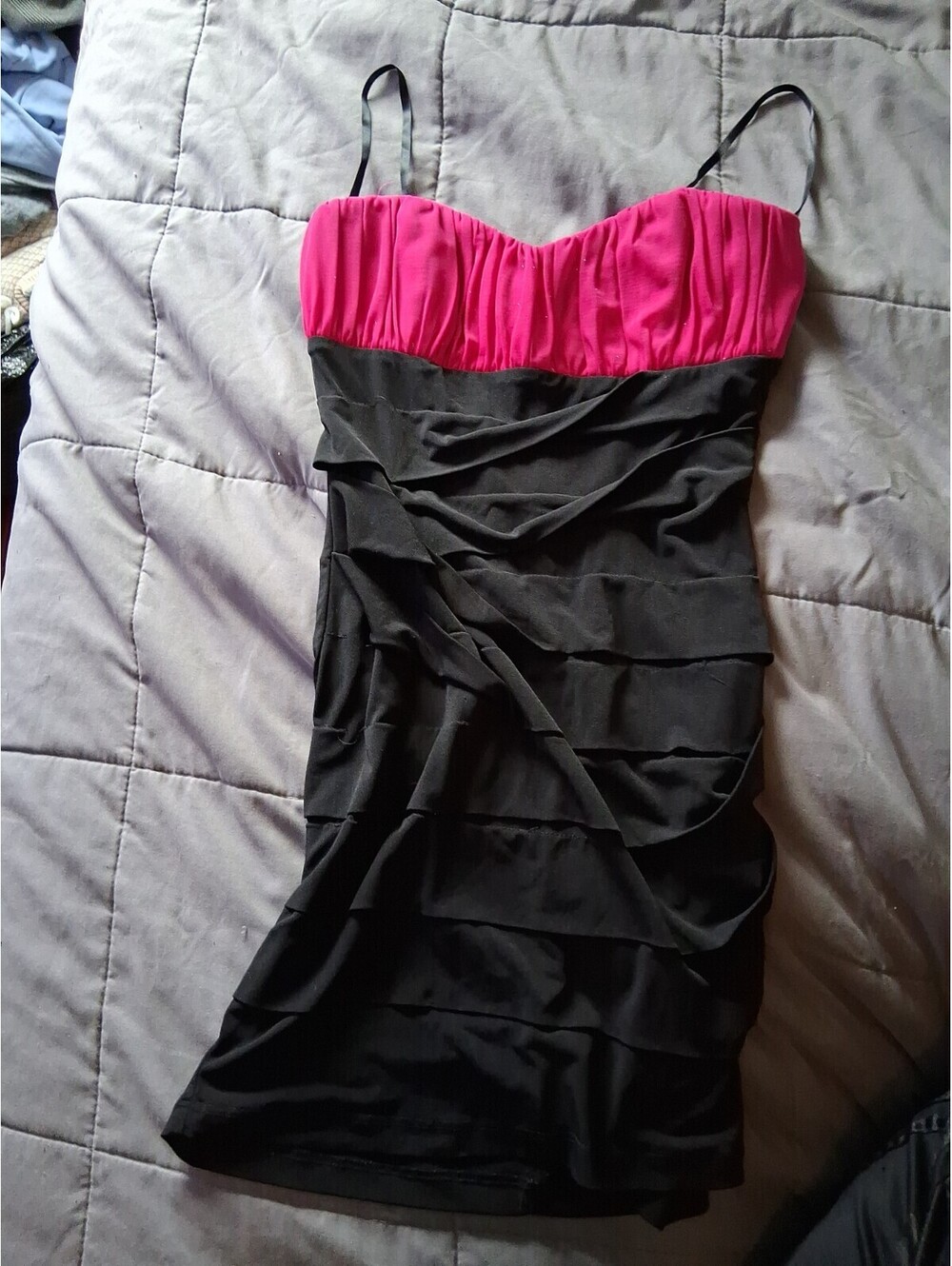 CITY TRIANGLES  SIZE Medium Black, Pink Sleeveless  Formal Short Dress C2